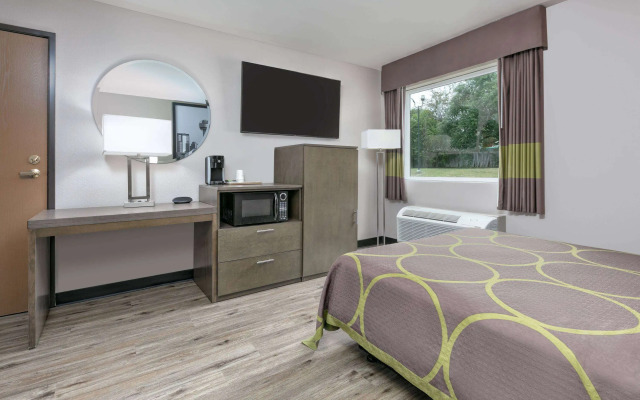 Super 8 by Wyndham Waxahachie TX