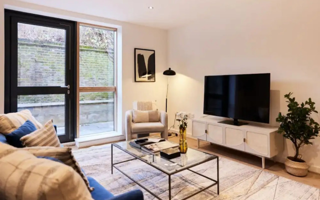 The Putney Escape - Trendy 2bdr Flat With Terrace + Parking