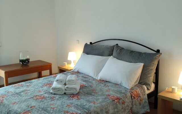 Beautiful 2-bed Apartment in Chania 65 sqm Space w