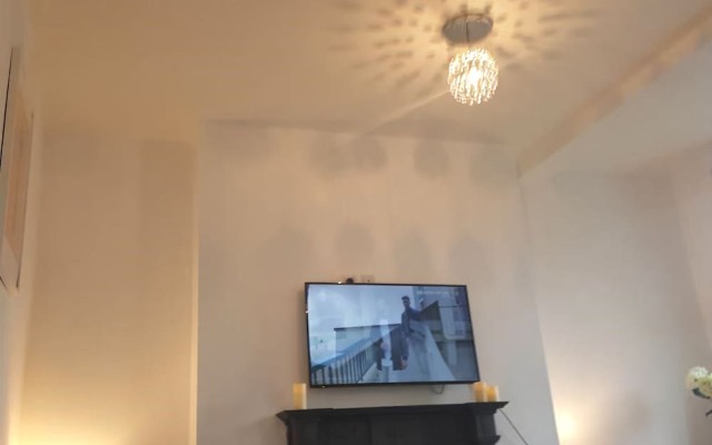 Liverpool Centre Penthouse Sleeps 8