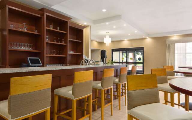 Wyndham Garden Grand Rapids Airport