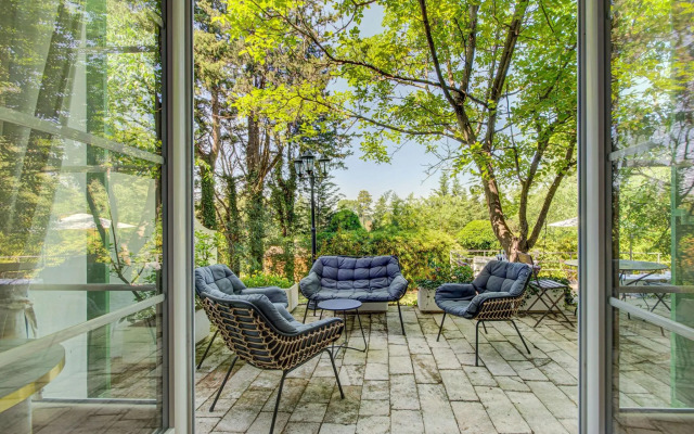 Logis Hotel Le Blason de Provence