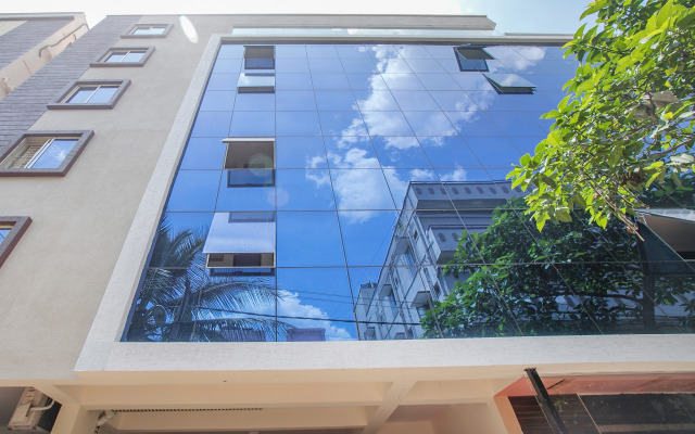 OYO 10475 PMR Hotel