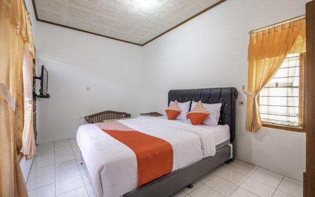 Puri Cikole Asri by OYO Rooms