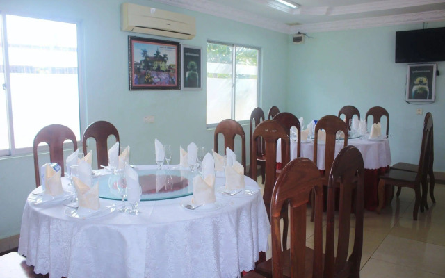 7 Makara Hotel