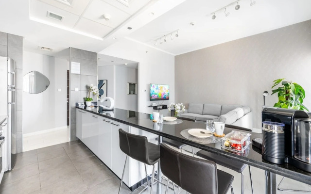 Iconic Marina Stay Cayan Tower 2BR
