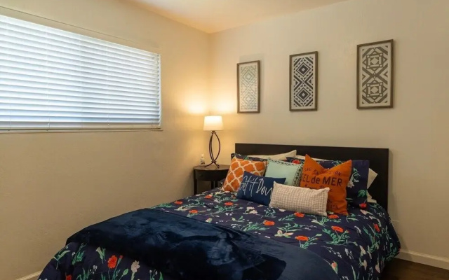 Charming, 2 Bedroom in Newark