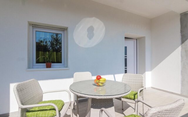 Amazing Home in Novigrad With Wifi and 1 Bedrooms