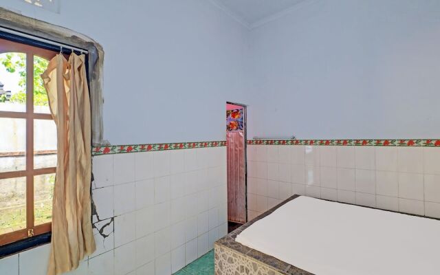 Hotel O Sekar Jagat Near Pantai Baluk Rening