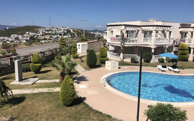 Flamingo Country Club Houses