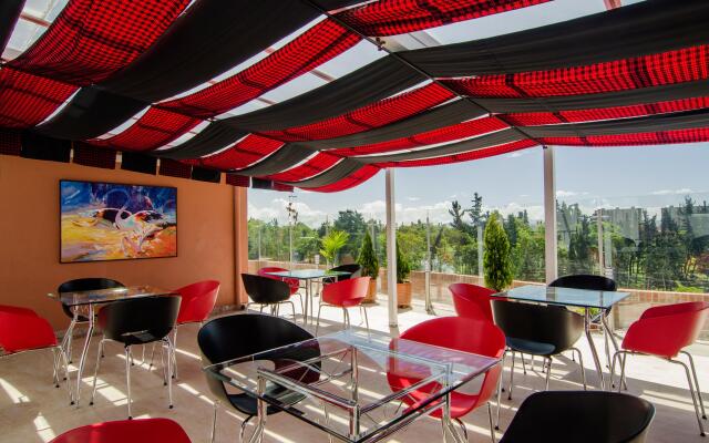Hotel Parque 63