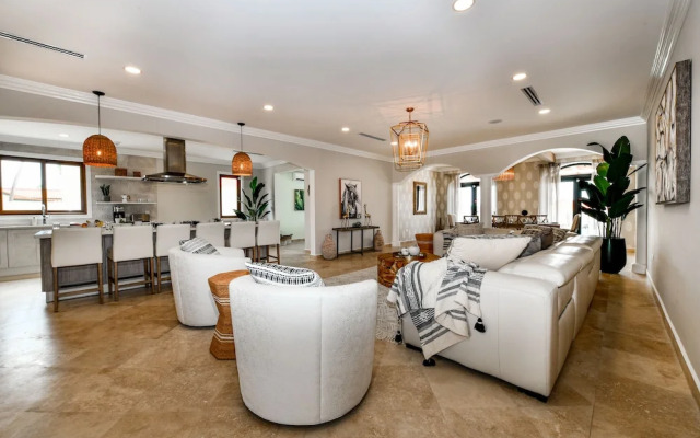 Newly Remodeled 5-bedroom 5-bath in Tierra del Sol!
