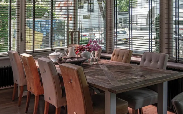 Zenzez Hotel & Lounge