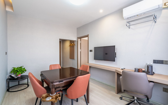Qianshan Zhongyi Boutique Hotel