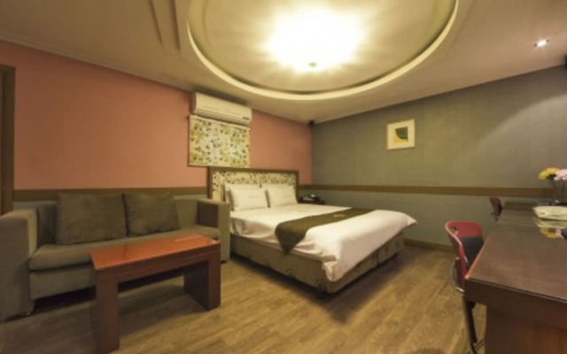 Ritz Motel