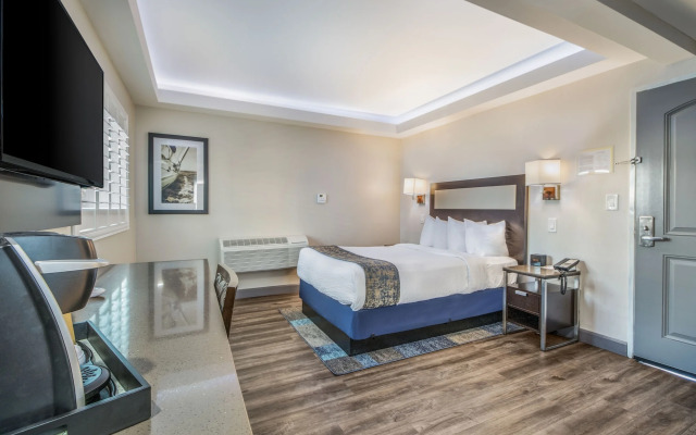 Inn at 50 at Long Beach Convention Center