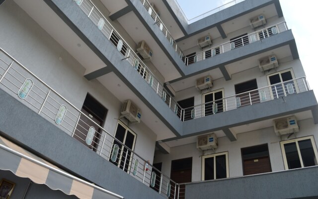 OYO Flagship 29841 Ranbanka Hotel