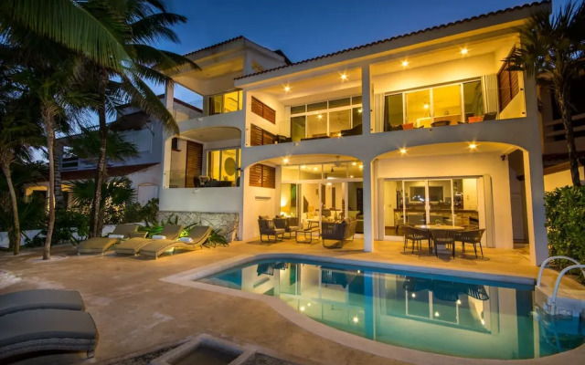 Beachfront W Private Staff in Gated Community