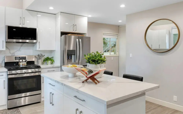 Fulton Buyout by Avantstay Sherman Oaks Estate + View
