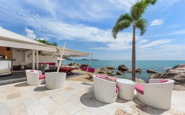 The Dinky Rock, Lounge Beach Club & Spa Hotel
