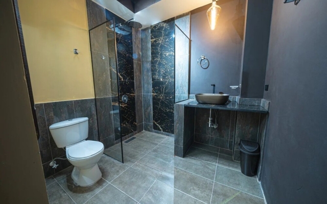 HOLT - Astorga Gardens - The Japanese, Medellín