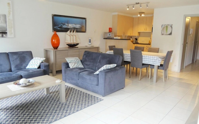 Stylish Apartment With Garage