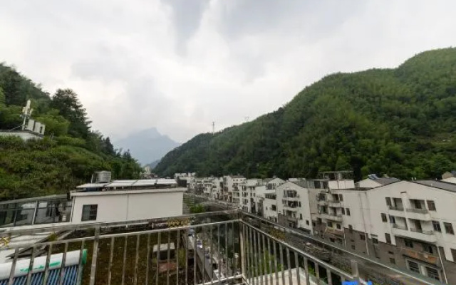 Painting Elegant Courtyard · Life Art Boutique Hotel (Huangshan Scenic Area South Gate Branch) – Outside – Huangshan