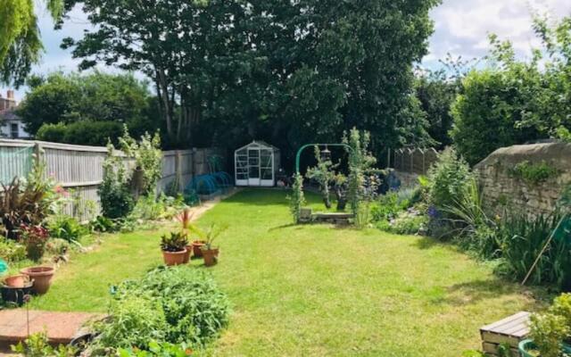 Crofton House Garden Apartment