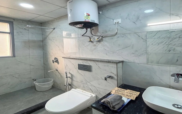 Housr 36 Studio Rooms Bangalore Near Leela Palace