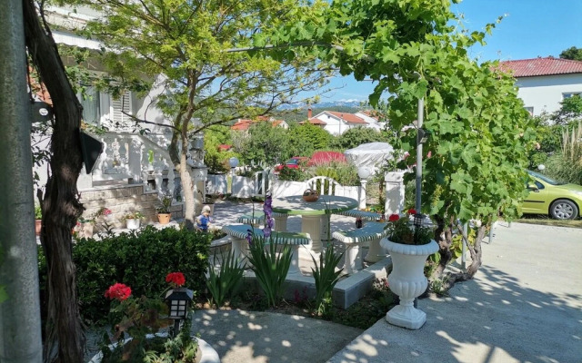 Mig - With Beautiful Garden - A2