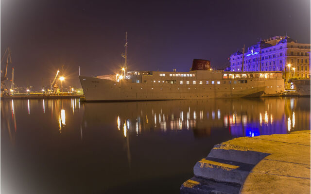 Botel Marina - Hostel