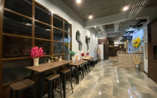 Ray Coffee Bar & Hostel - Adults Only