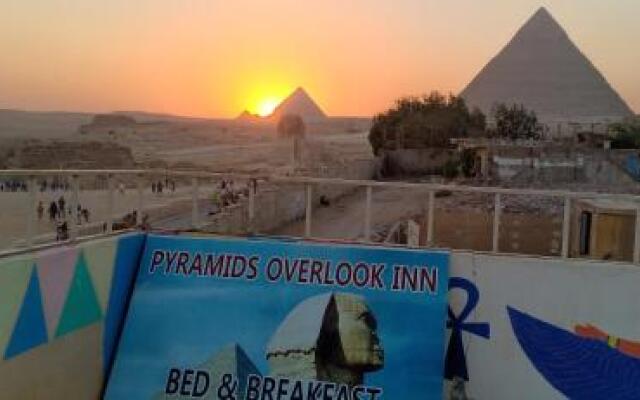 Pyramids Overlook Inn