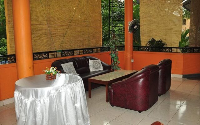 Terrel Hotel - Ampara