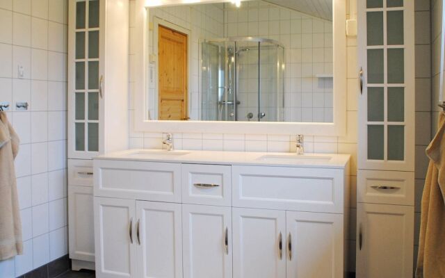 12 Person Holiday Home in Vikran