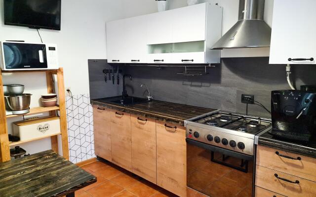 Мириады на улице Геологоразведчиков 16Б