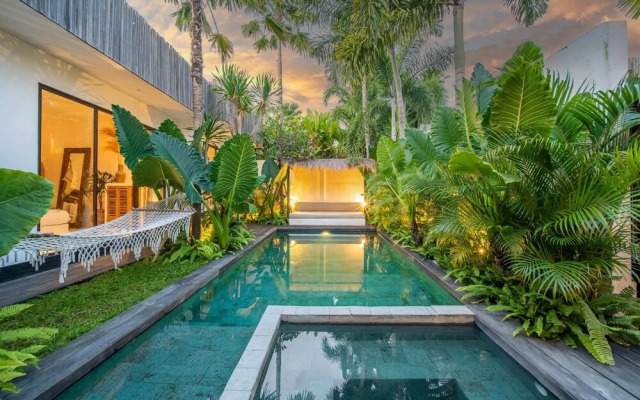 Tropical Design, Private Villa, 3 BR, Umalas