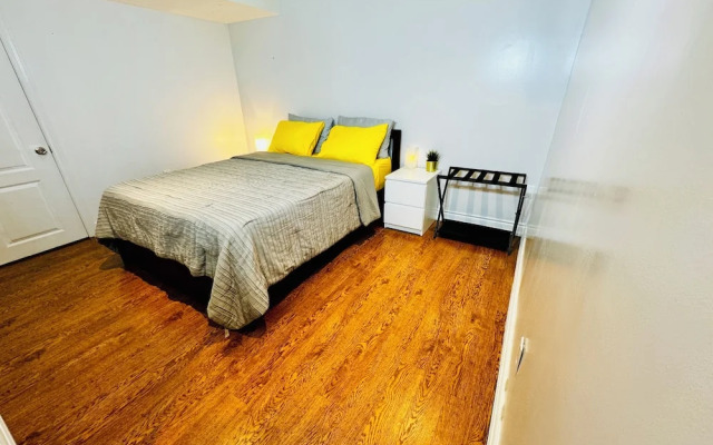Cozy 2BR Retreat - Comfort & Convenience