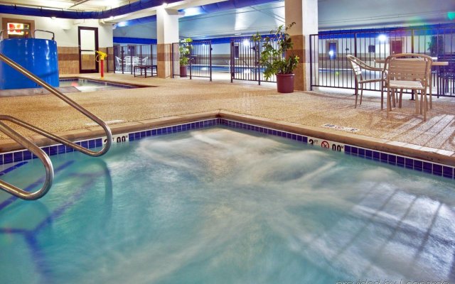 Holiday Inn Express & Suites Sheldon, an IHG Hotel