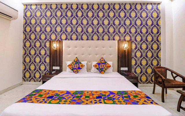 Fabhotel Swess Grand