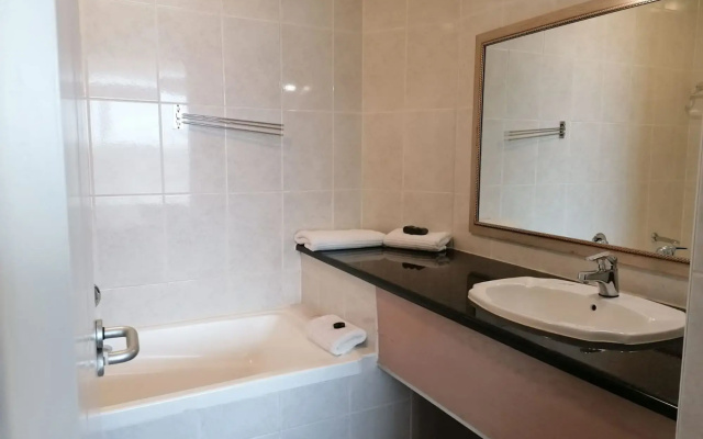 Cape Town Beachfront Apartments At Leisure Bay
