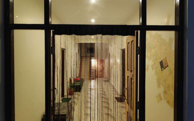 The Bunker Hostel - Dharamkot