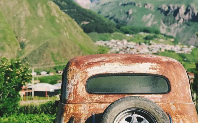 Kazbegi Guide
