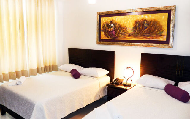 El Cacique Hotel