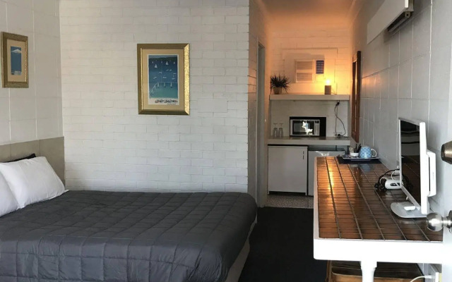 Surf Street Motel