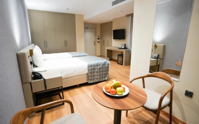 Zade Life OTEL