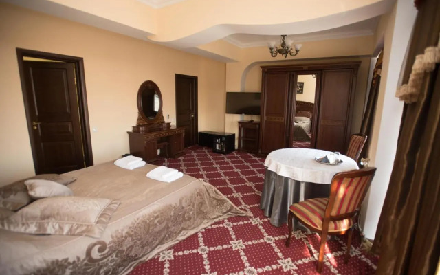 Altin Palace