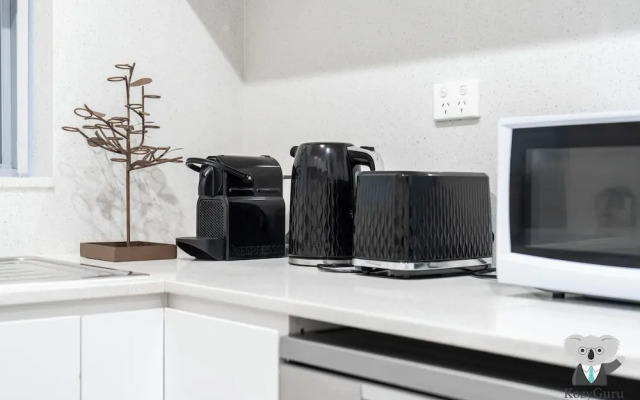 Kozyguru | Homebush West | 3 Bedroom Apt+Parking