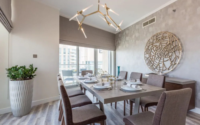 Faraway Homes - Burj Views Luxury