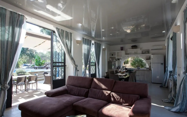 Tenuta Bouganville With Garden And Pool